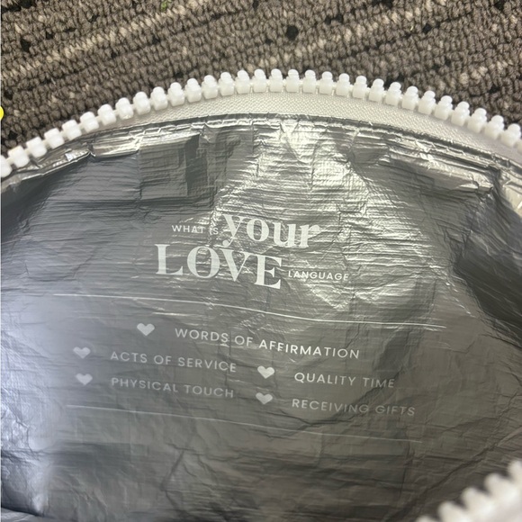 Hi Love Medium Water Resistant Zipper Pak - Picture 2 of 4